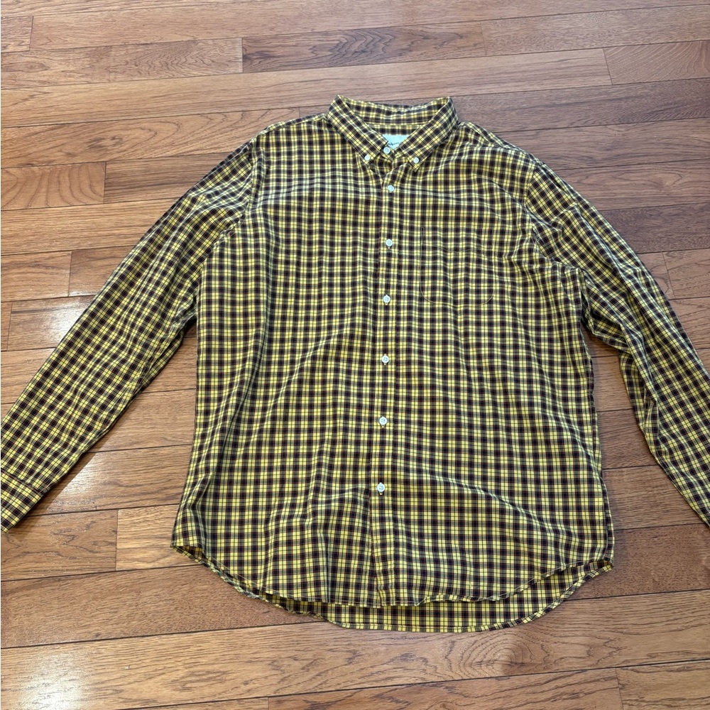 American Eagle Men's Yellow, Black, Red Checkered Button Up Shirt
